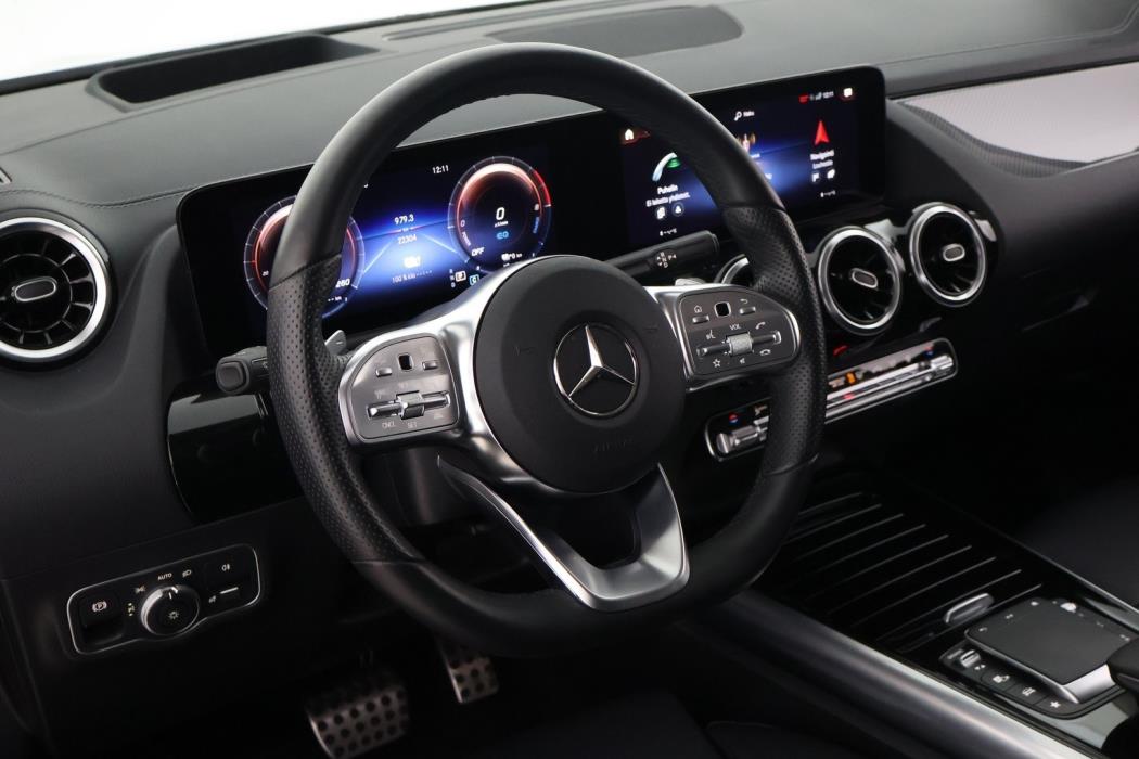 MERCEDES-BENZ GLA 2023