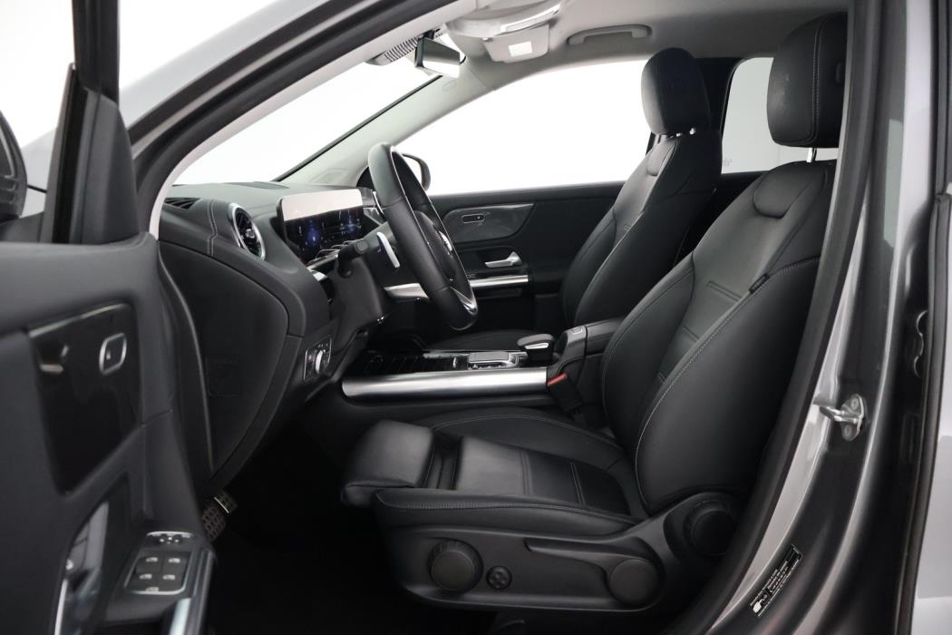 MERCEDES-BENZ GLA 2023