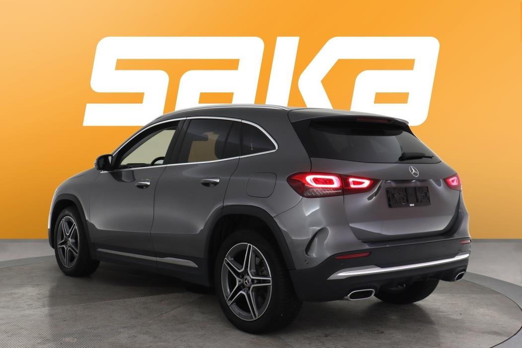 MERCEDES-BENZ GLA 2023