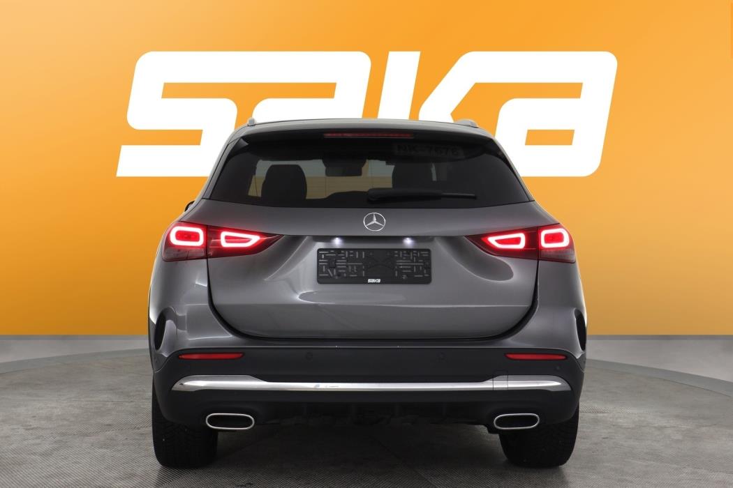 MERCEDES-BENZ GLA 2023