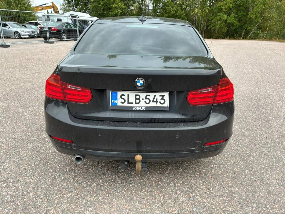 BMW 318 2013