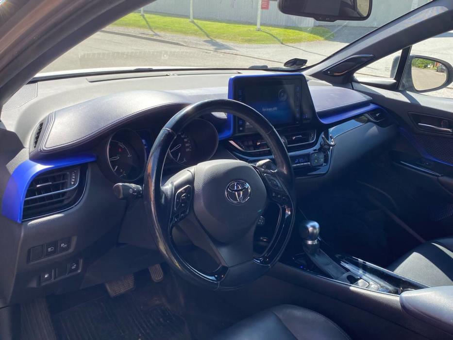 TOYOTA C-HR 2017