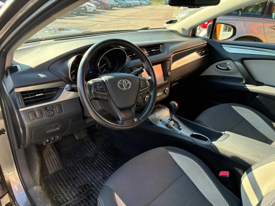 TOYOTA Avensis 2018