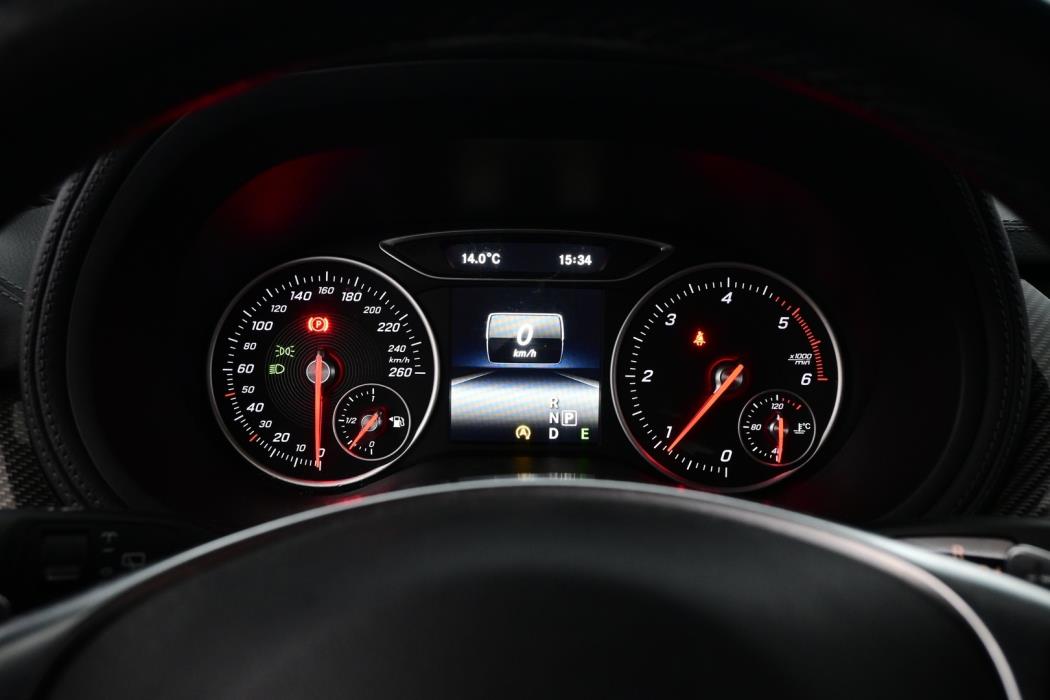 MERCEDES-BENZ B 2016