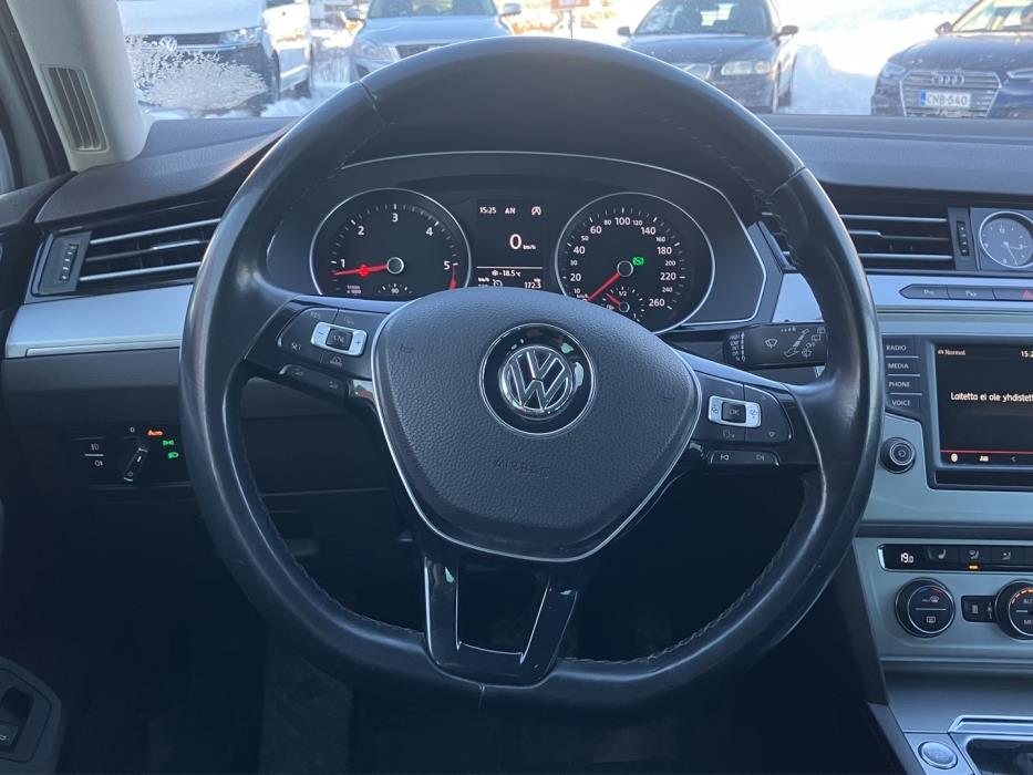 VOLKSWAGEN Passat 2016