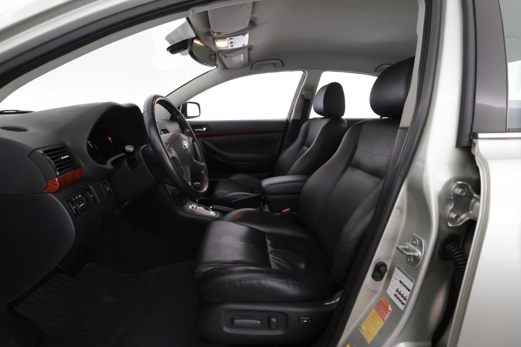 TOYOTA Avensis 2005