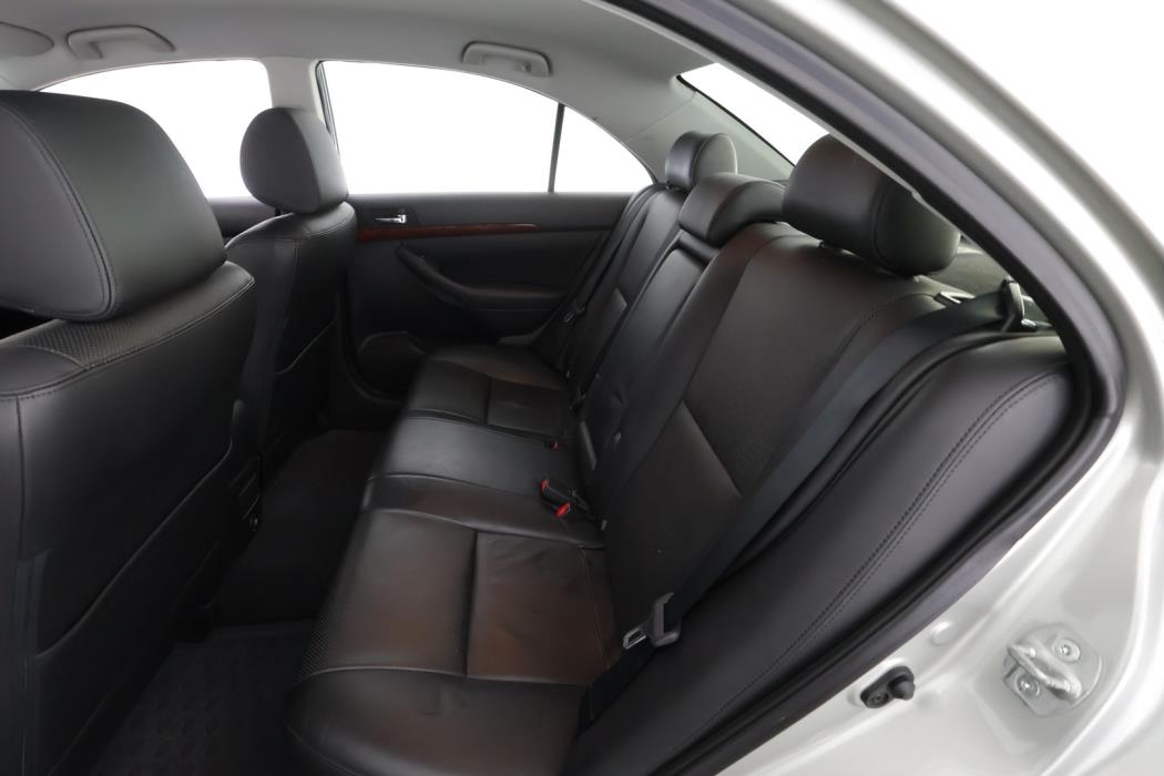 TOYOTA Avensis 2005