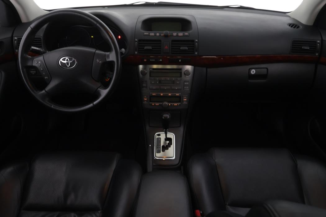 TOYOTA Avensis 2005