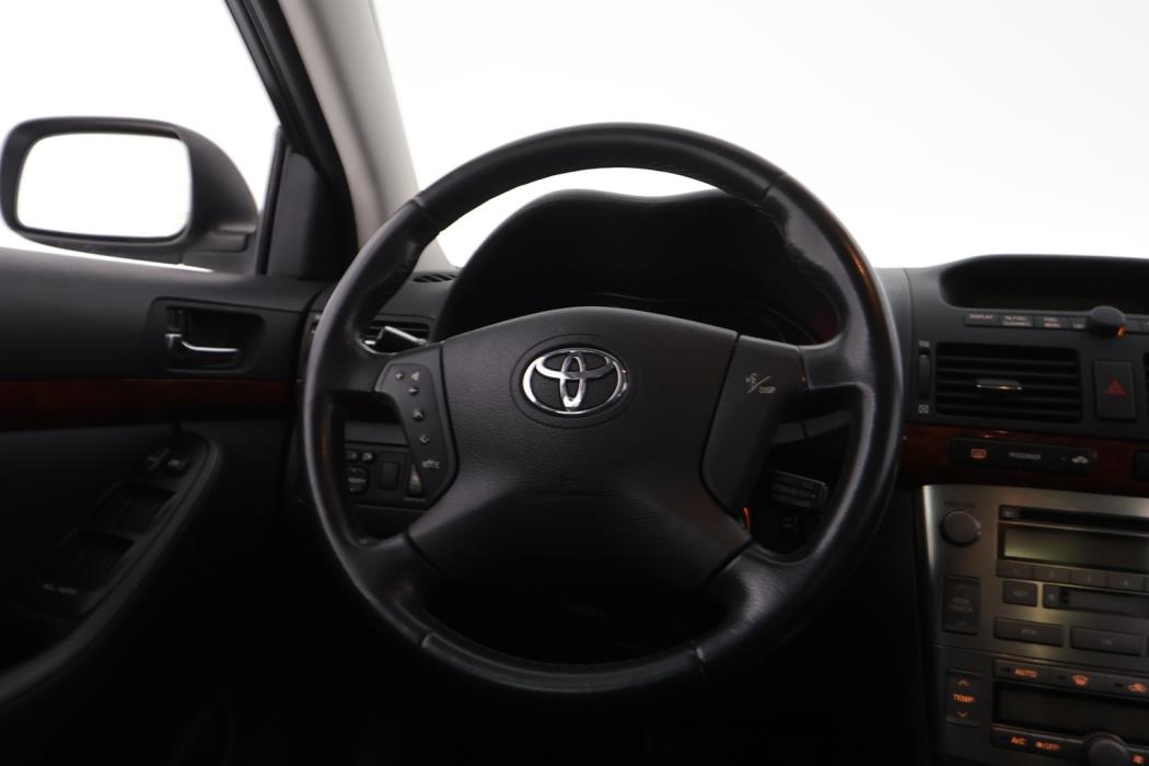 TOYOTA Avensis 2005