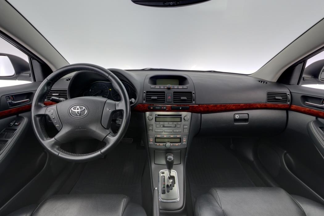 TOYOTA Avensis 2005