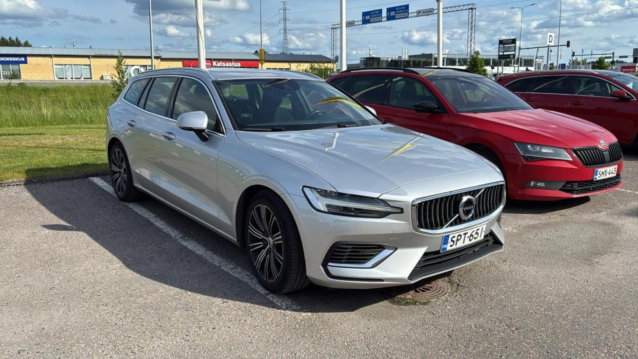 VOLVO V60 2021