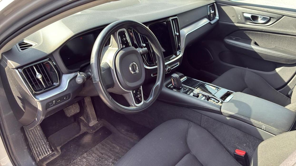 VOLVO V60 2021