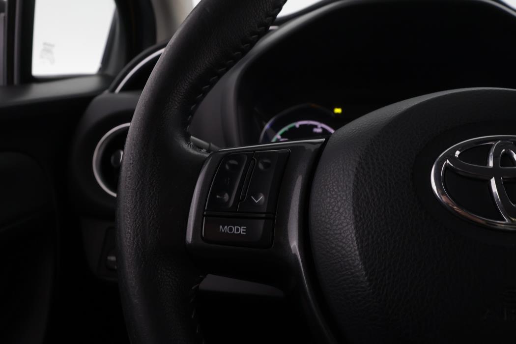 TOYOTA Yaris 2019