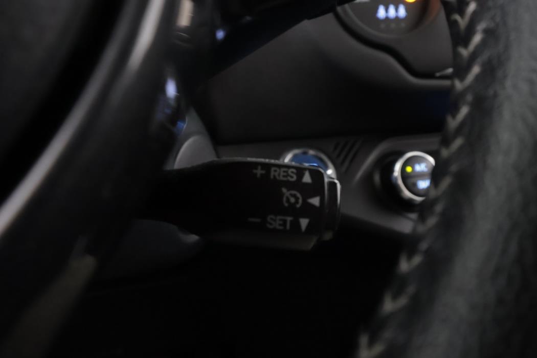 TOYOTA Yaris 2019