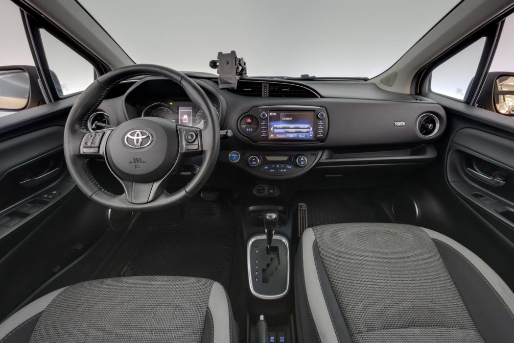 TOYOTA Yaris 2019