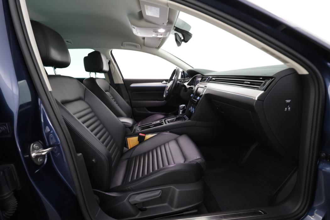 VOLKSWAGEN Passat 2016
