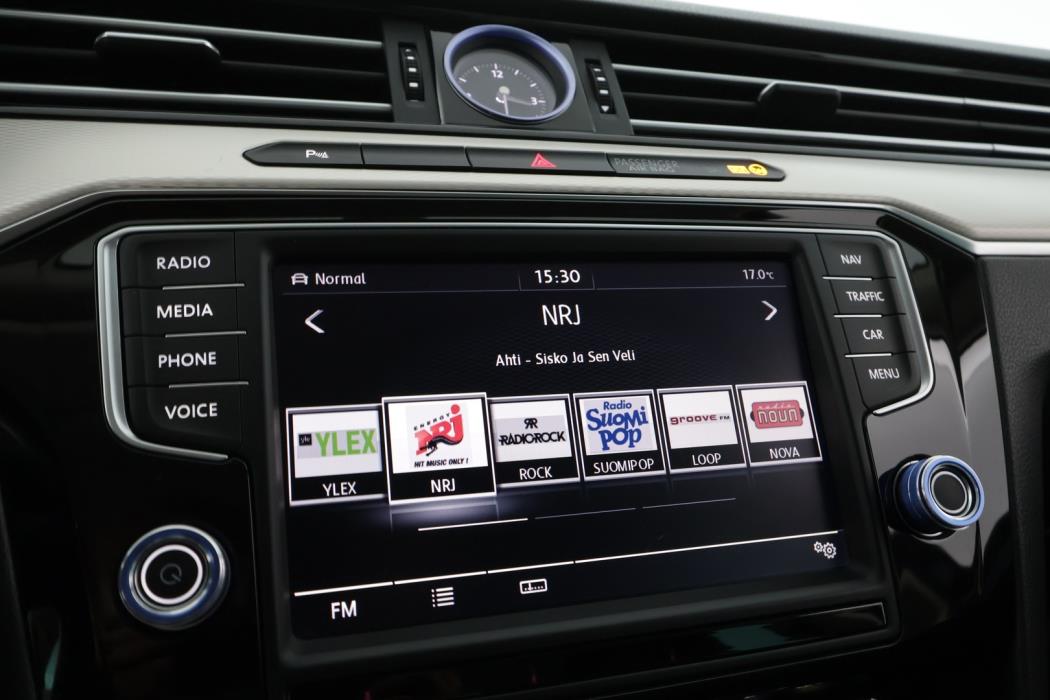 VOLKSWAGEN Passat 2016