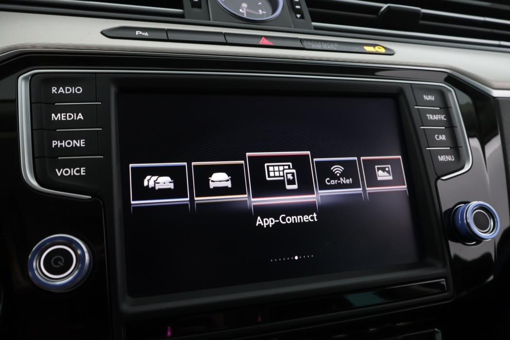 VOLKSWAGEN Passat 2016