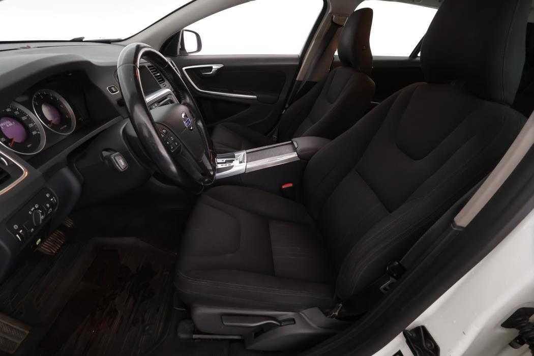 VOLVO V60 2011