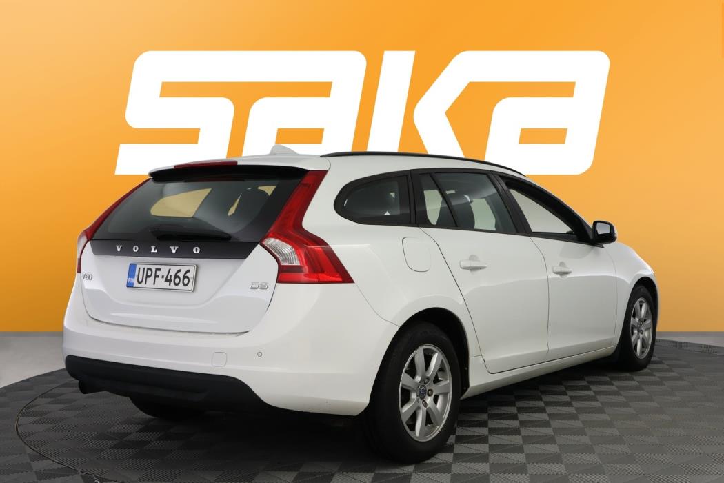 VOLVO V60 2011