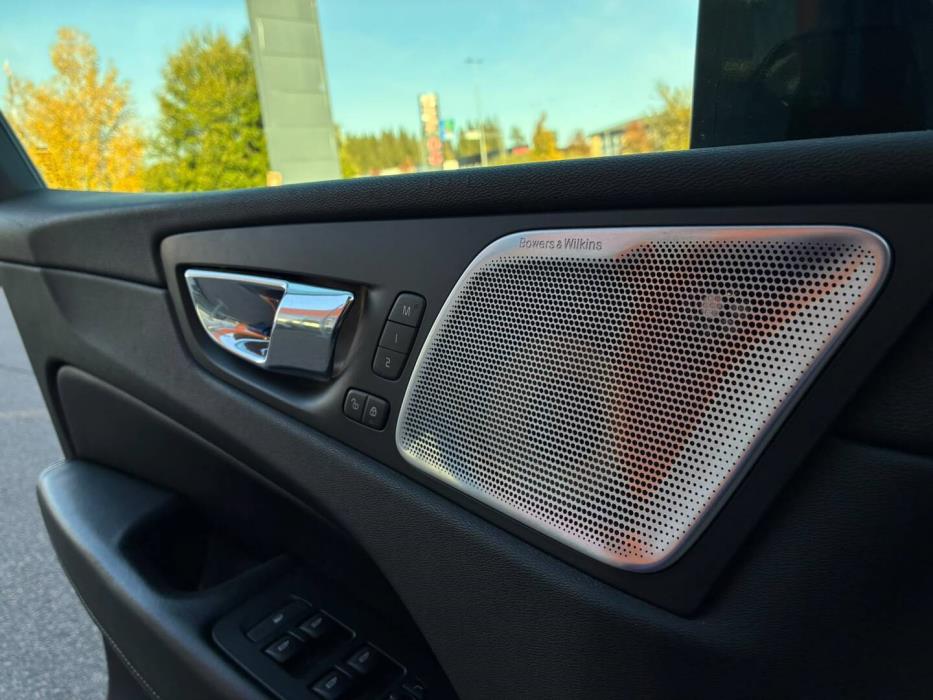 VOLVO XC60 2018