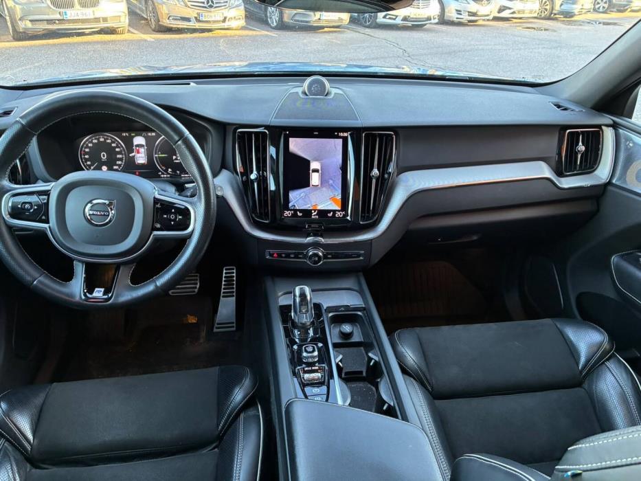 VOLVO XC60 2018