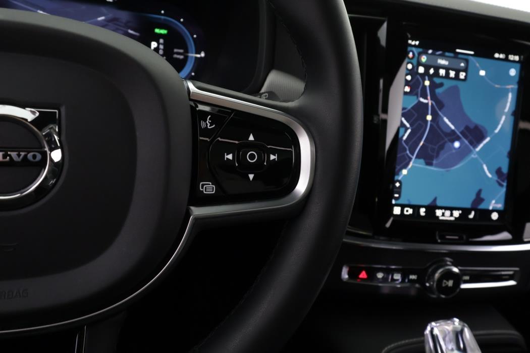VOLVO V90 2023