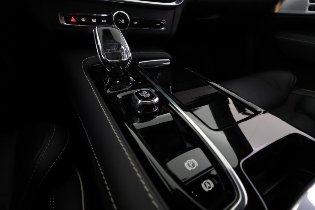 VOLVO V90 2023