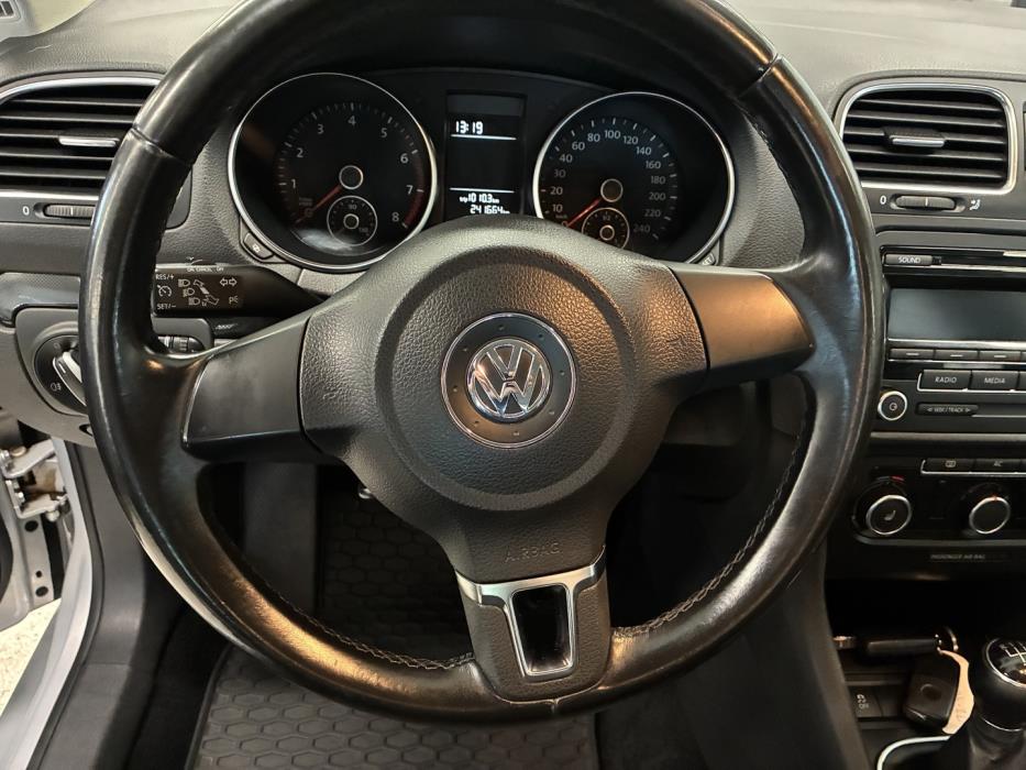 VOLKSWAGEN Golf 2012