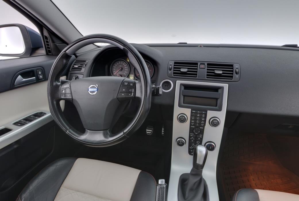 VOLVO V50 2011