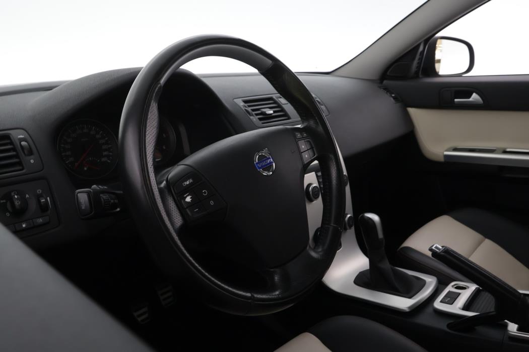 VOLVO V50 2011