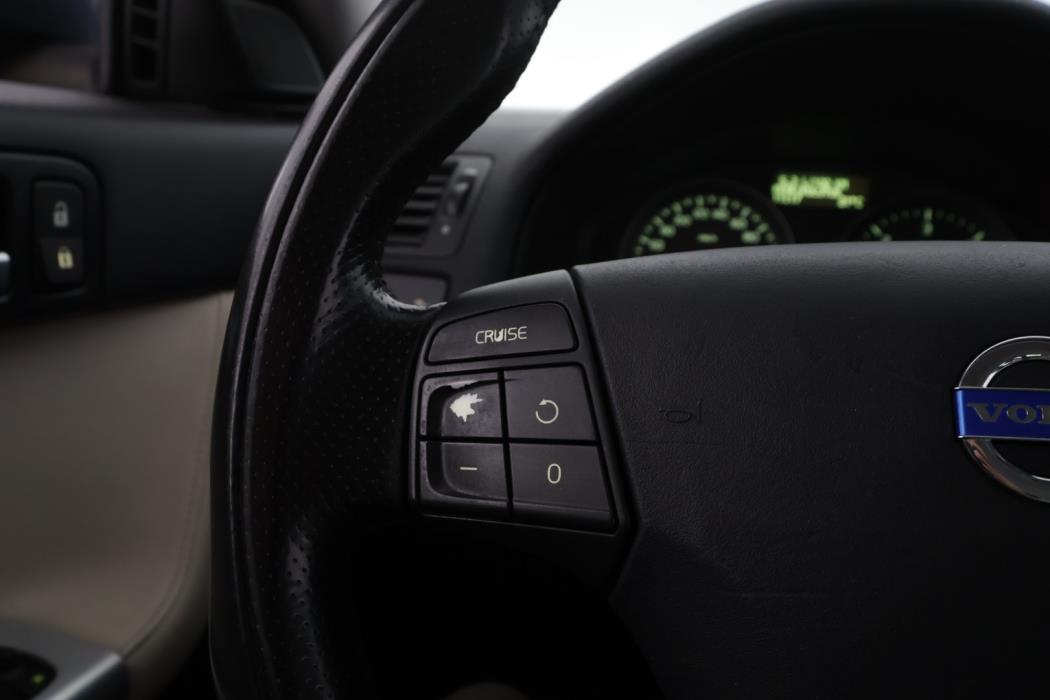 VOLVO V50 2011