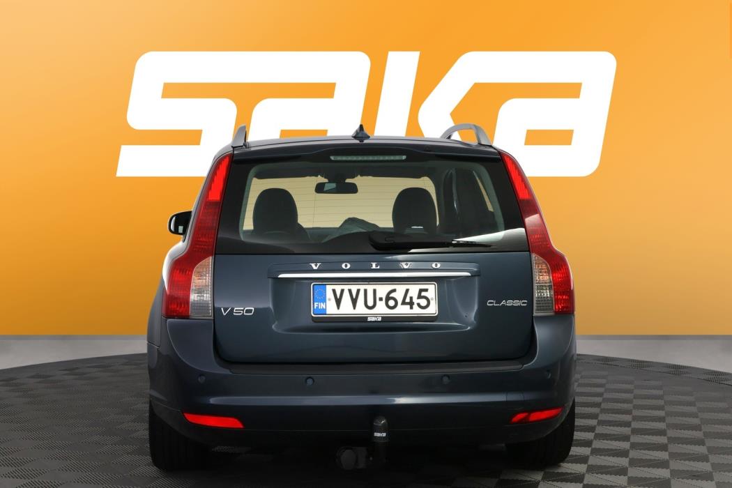 VOLVO V50 2011