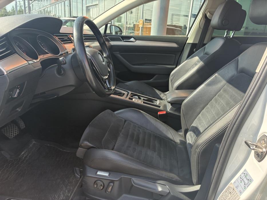 VOLKSWAGEN Passat 2016