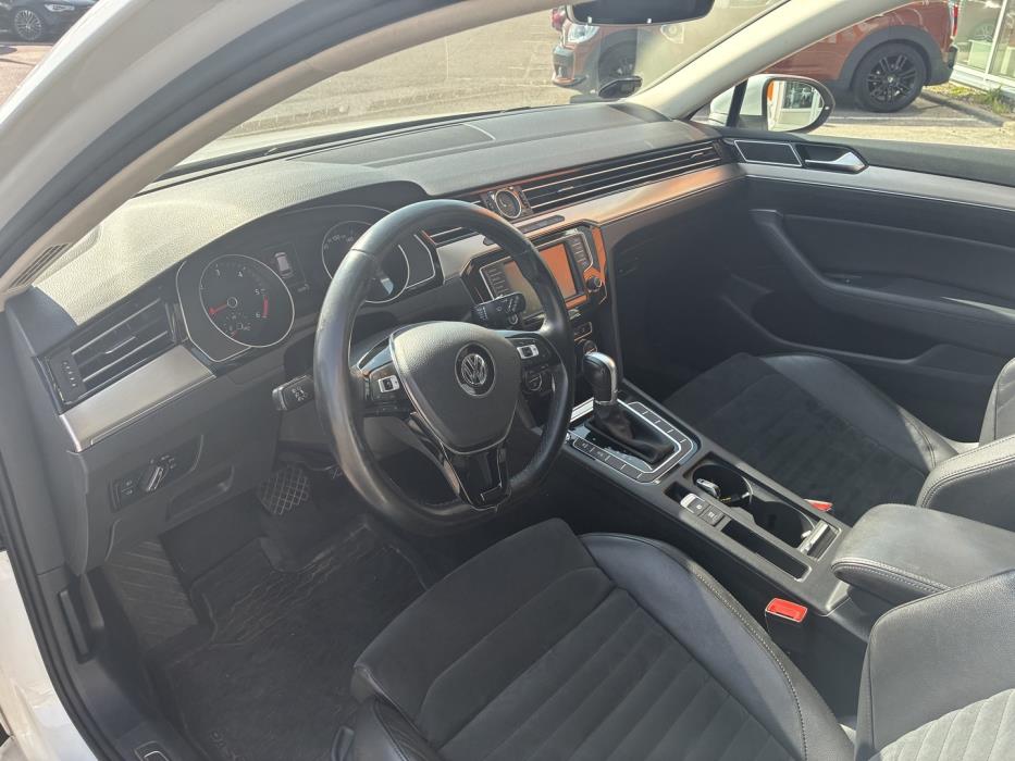 VOLKSWAGEN Passat 2016