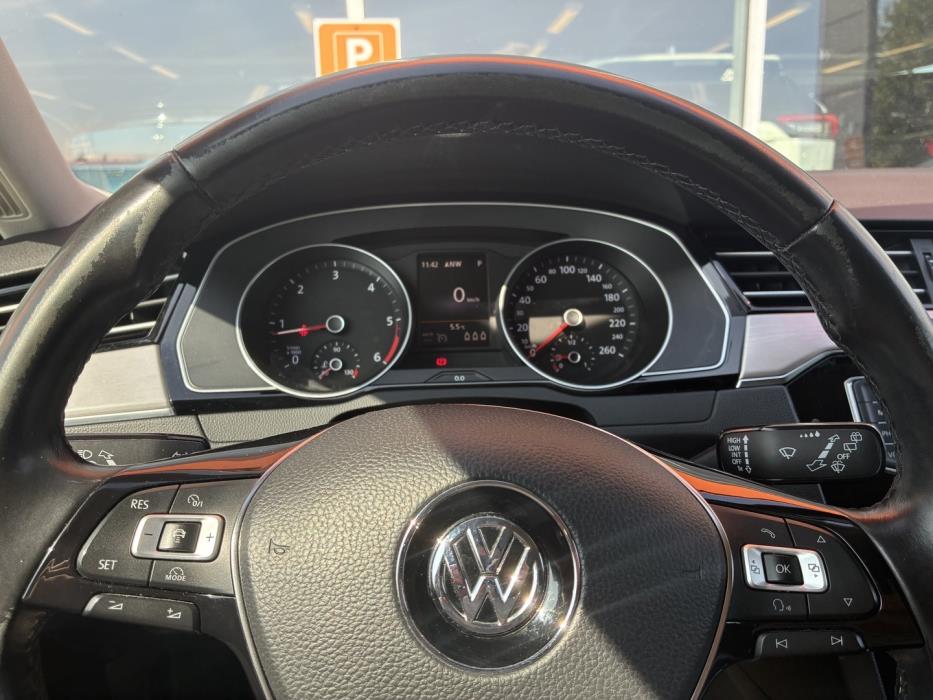 VOLKSWAGEN Passat 2016