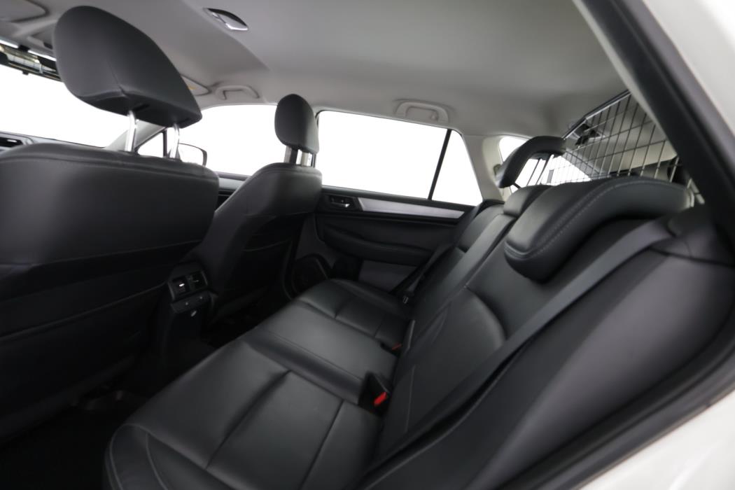 SUBARU Outback 2015