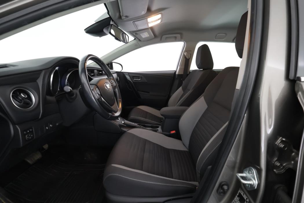 TOYOTA Auris 2017