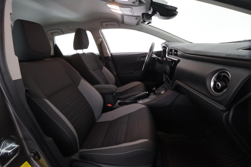 TOYOTA Auris 2017