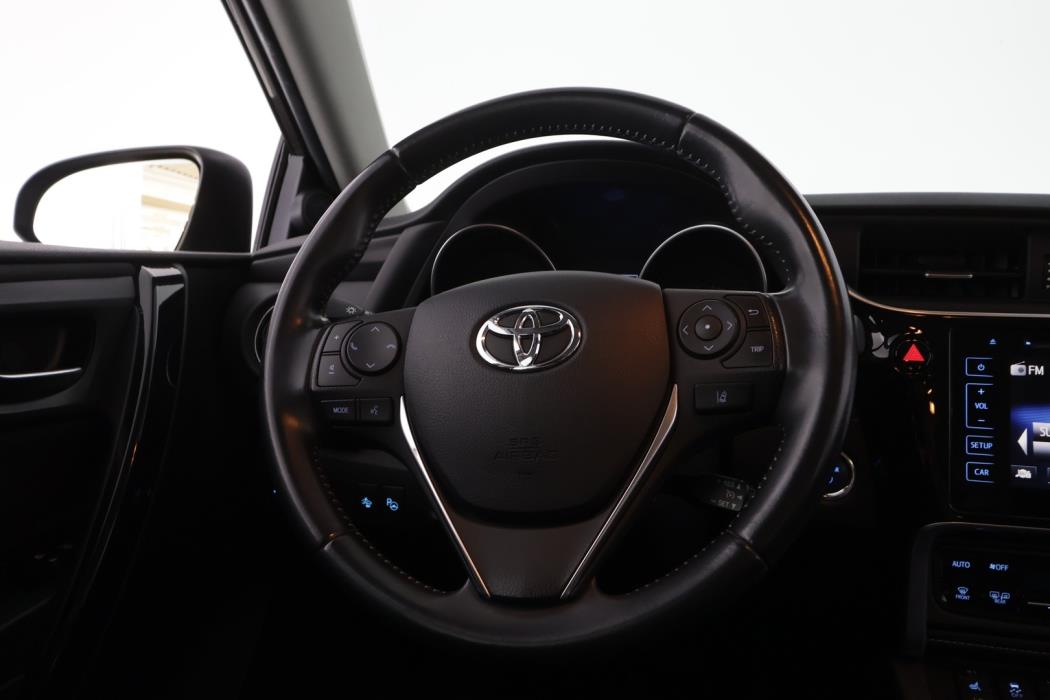 TOYOTA Auris 2017