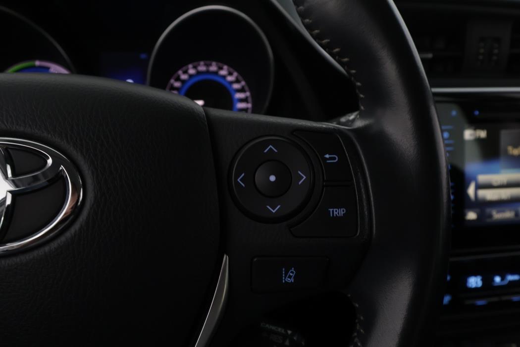 TOYOTA Auris 2017