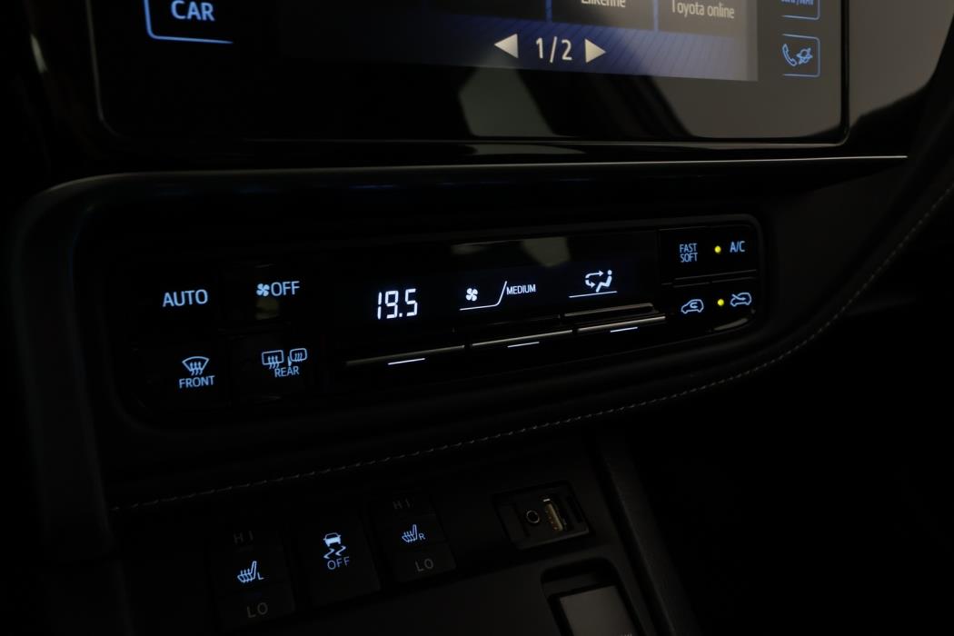 TOYOTA Auris 2017