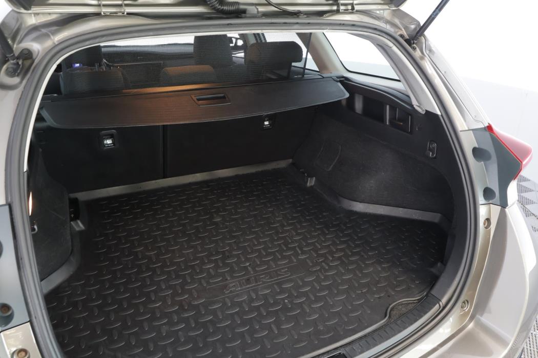 TOYOTA Auris 2017