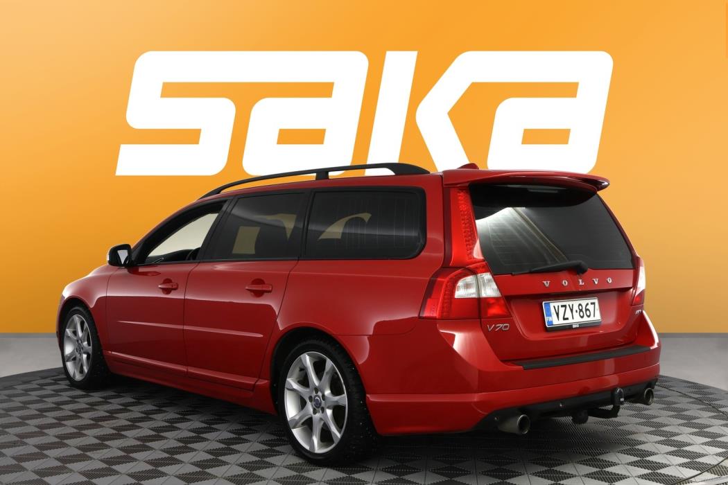 VOLVO V70 2011