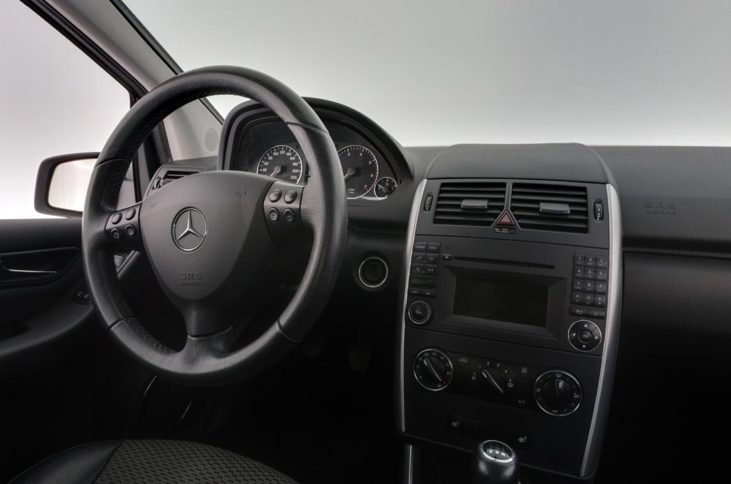 MERCEDES-BENZ A 2010