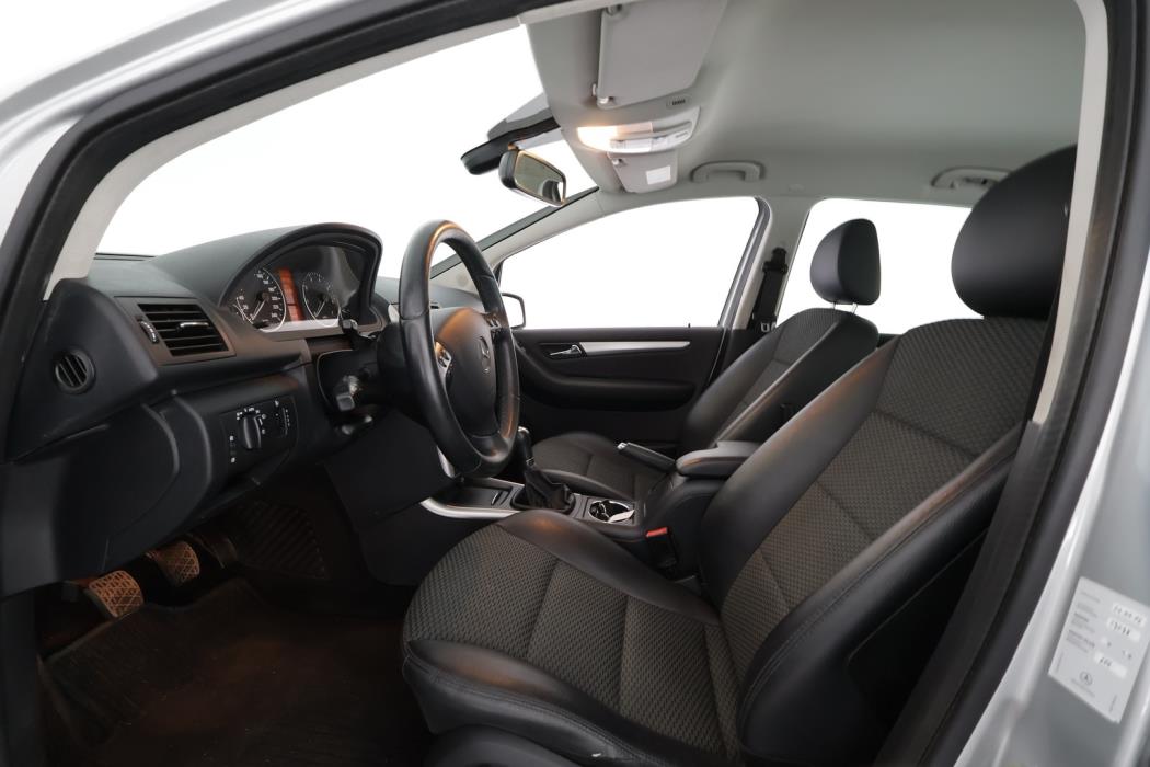 MERCEDES-BENZ A 2010