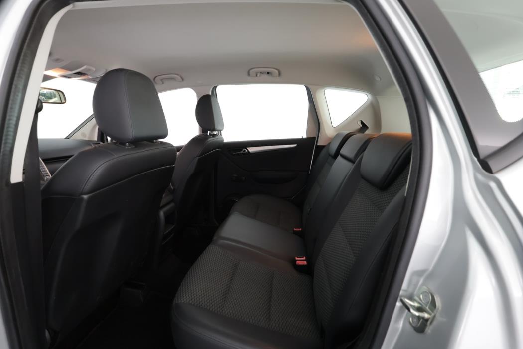 MERCEDES-BENZ A 2010