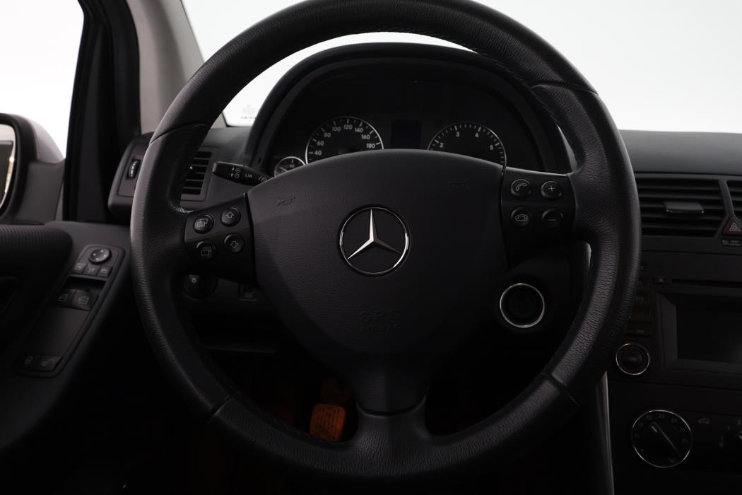 MERCEDES-BENZ A 2010