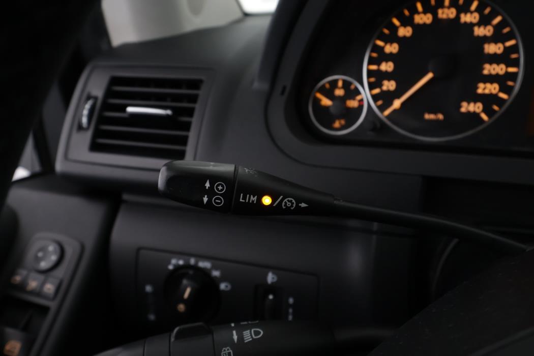 MERCEDES-BENZ A 2010