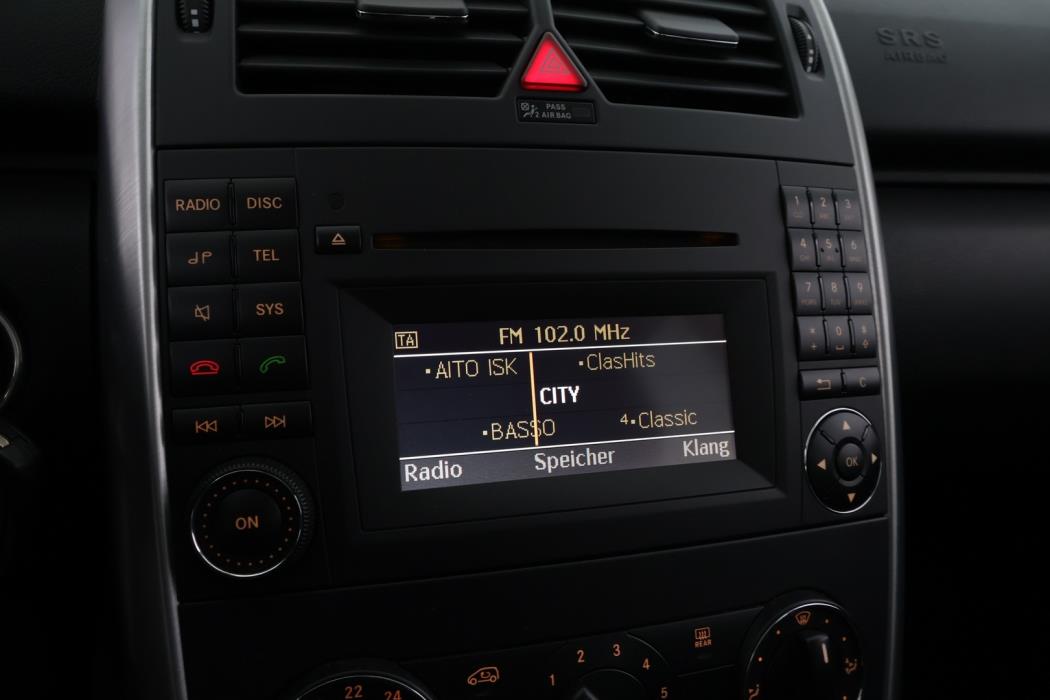 MERCEDES-BENZ A 2010